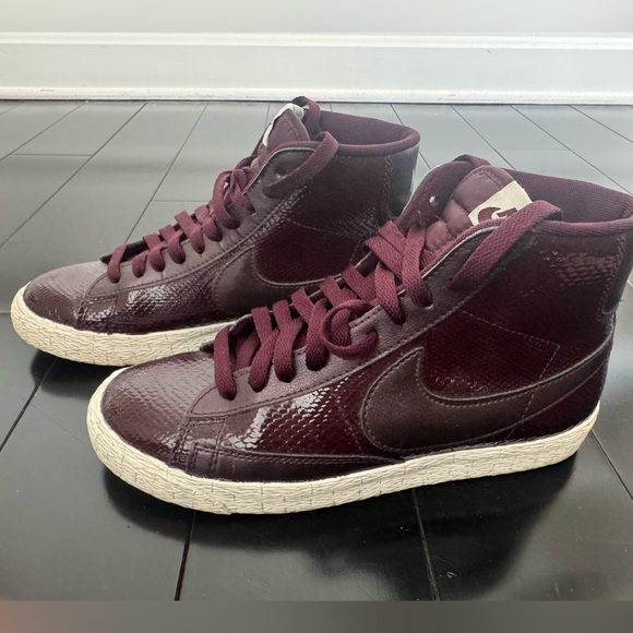 Nike Blazer Mid Women US 6.5 Wine Leather Snakeskin Premium Sneakers - Picture 1 of 4